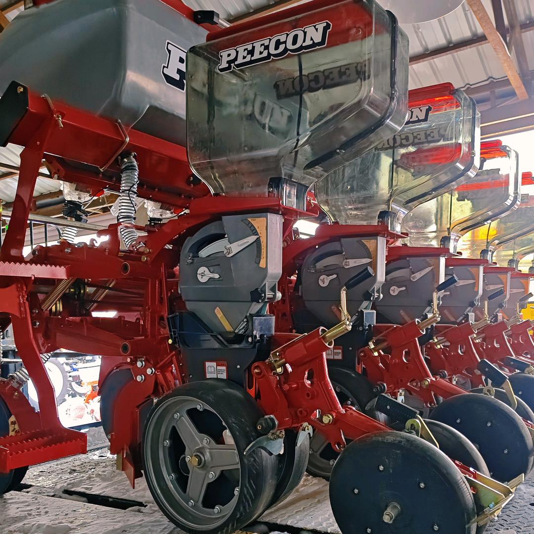 荷兰辈康播种机付新亮