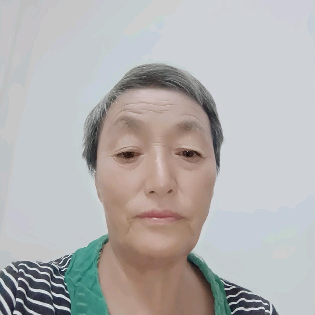 代秀英