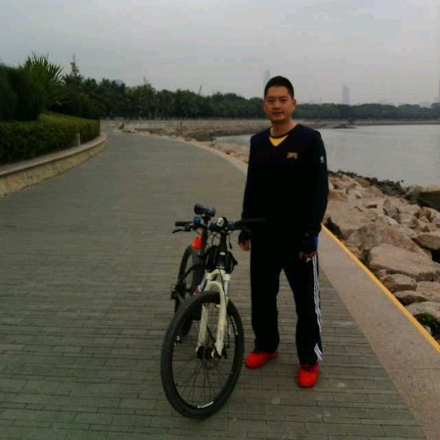 卖果汁的老男人