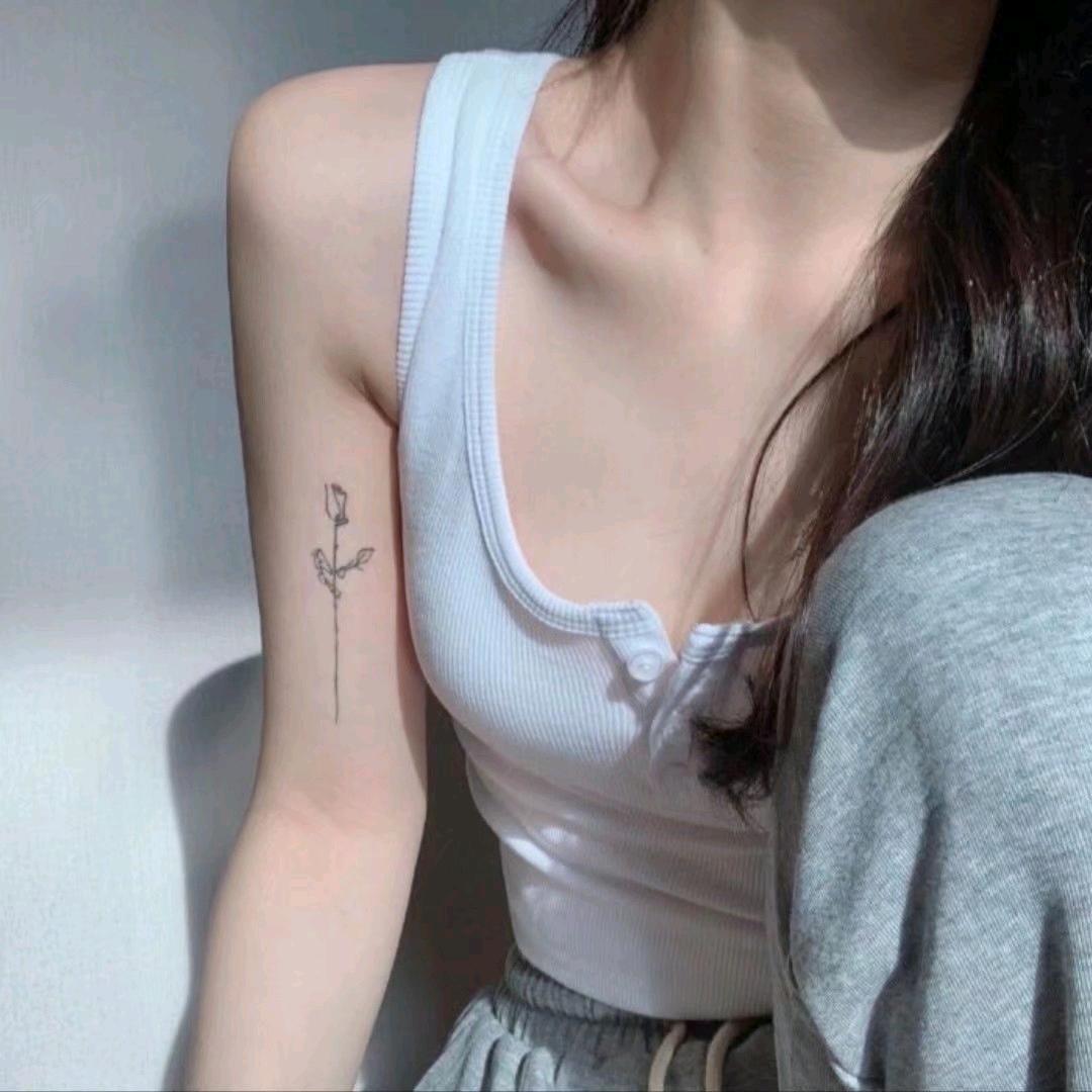 屁屁镶钻的闪腚公主