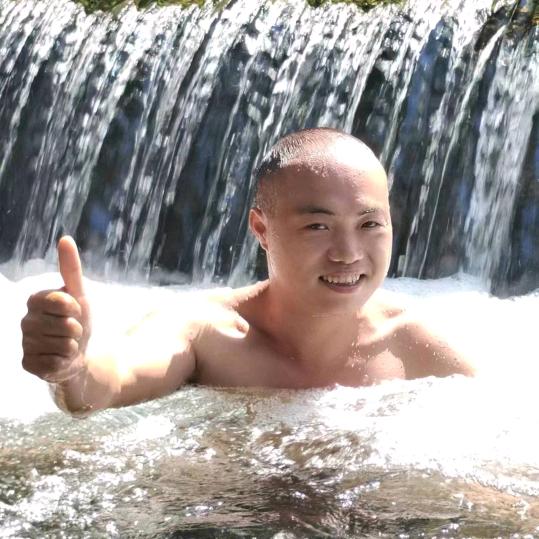 单身一个人，好伤心的男人