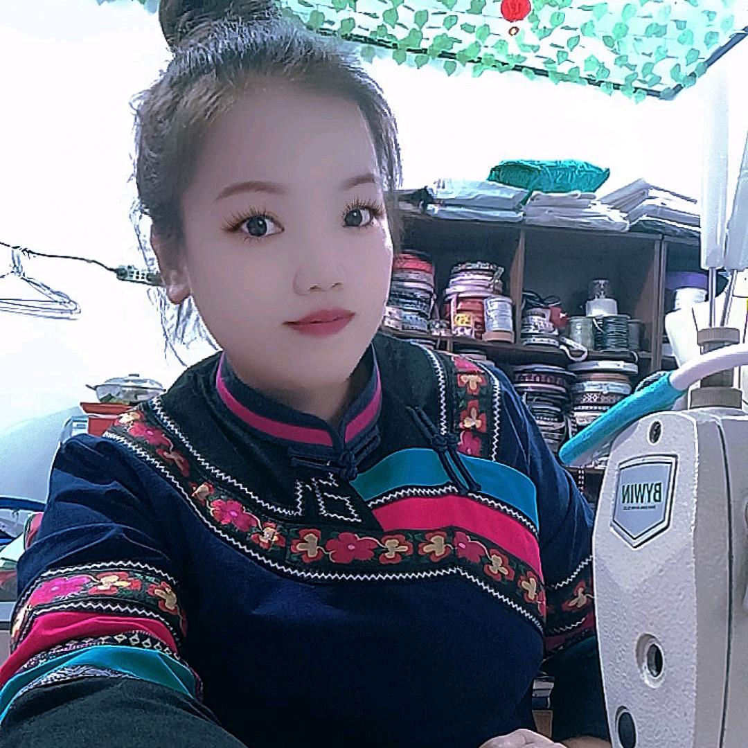 千衣百惠民族服饰