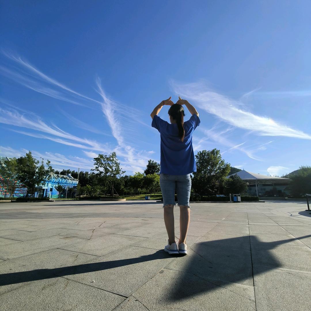 装满ιιe酒の杯℃