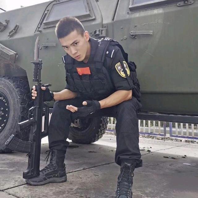 小北京美容美发店（净峰总店10发型师）