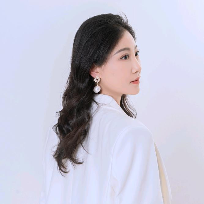 于玉是主播也是运营