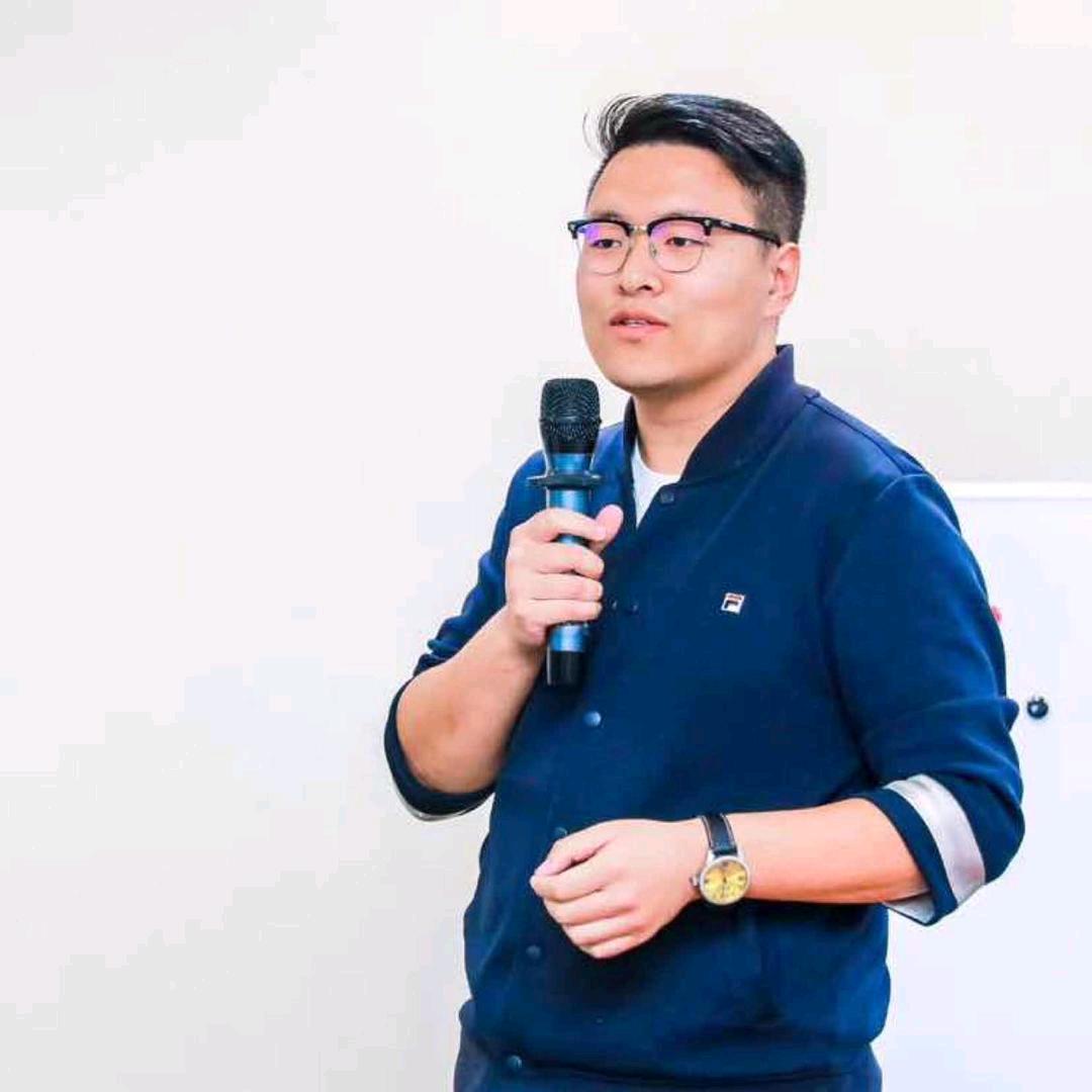 老郑聊商业（夜间直播号）