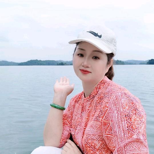 小眼方姐