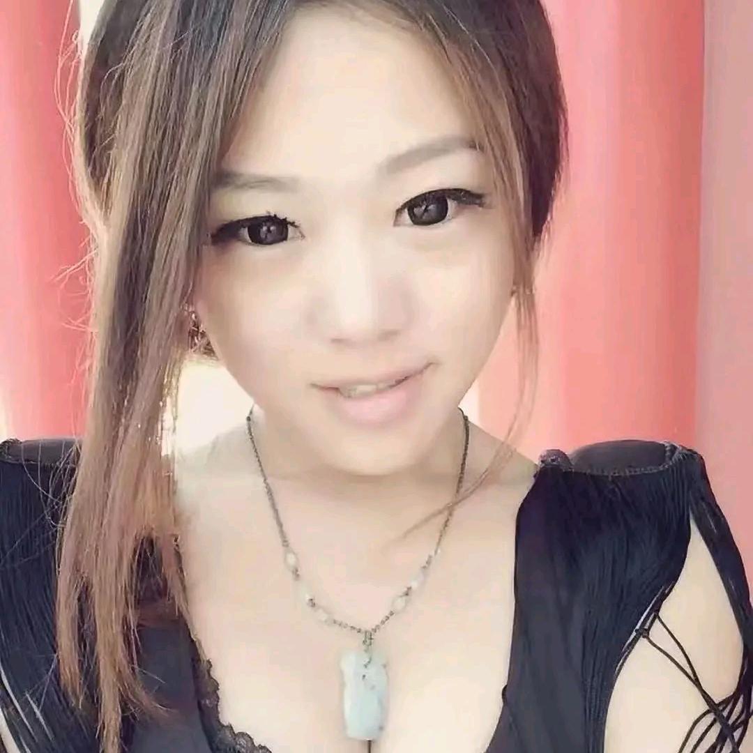 小脸贼拧巴……