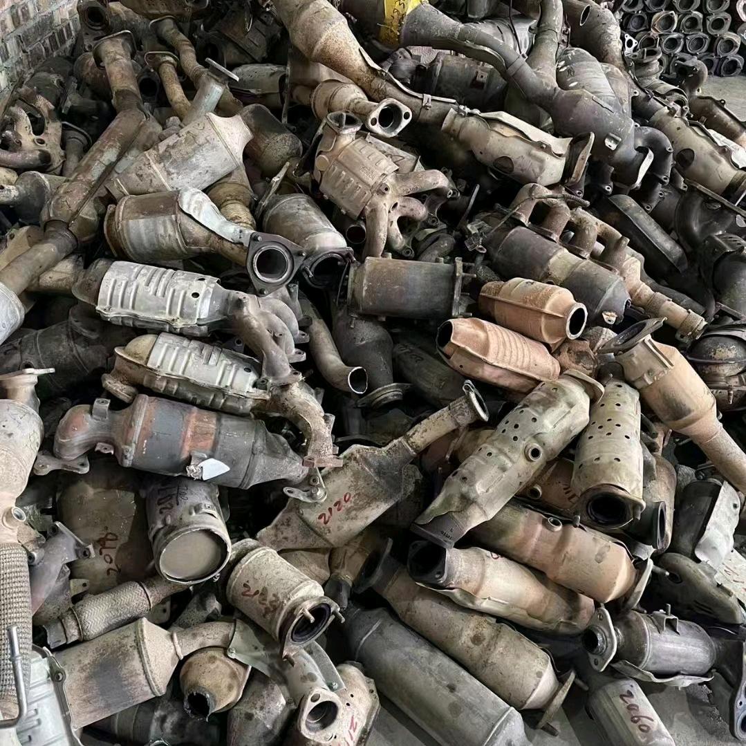 四川成都三元催化上门回收（兴盛）