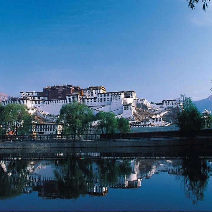布达拉宫