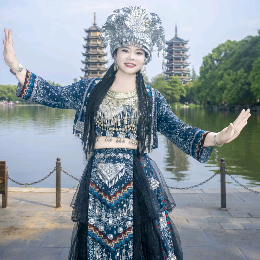 每天生活在谎言里