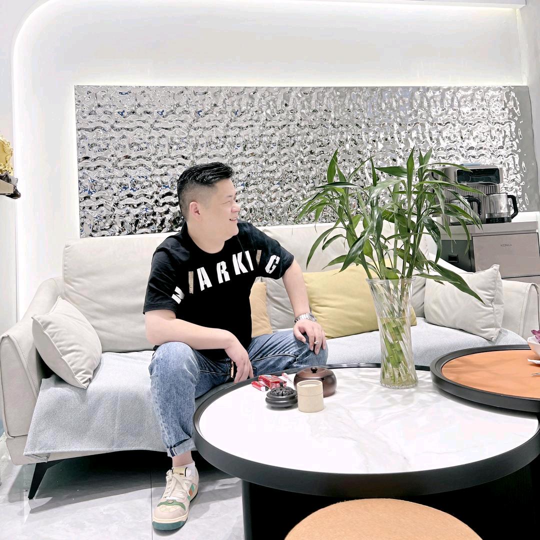 小兄弟童装运营中心