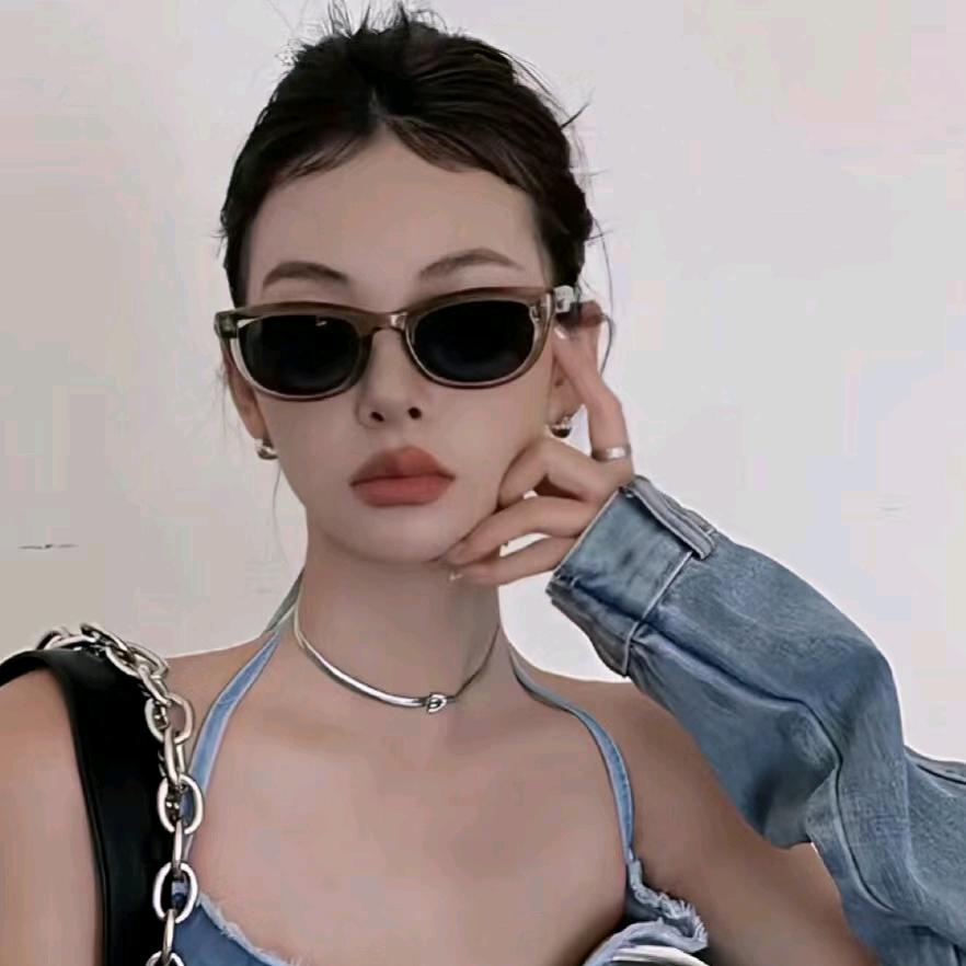 灯灯比个耶✌