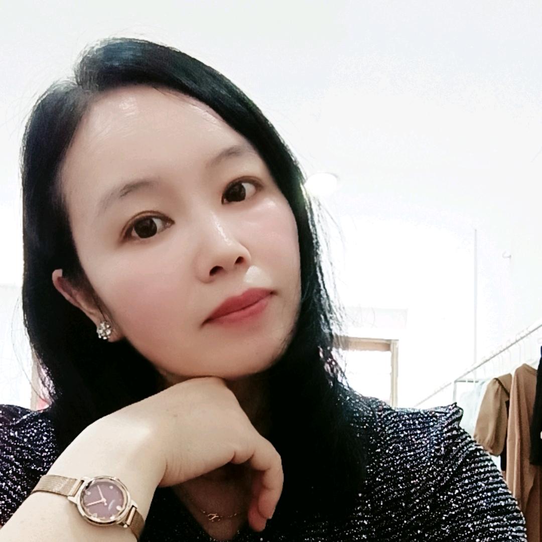威远老街鸿利来服装店