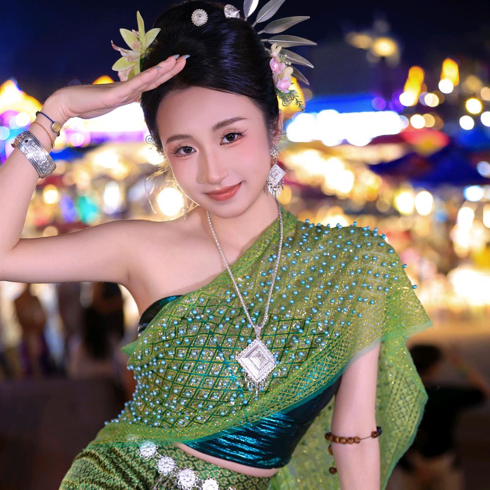 柒柒