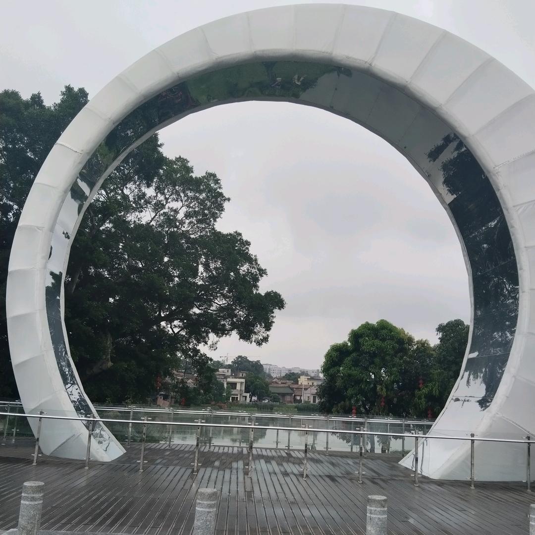 快乐的天使。