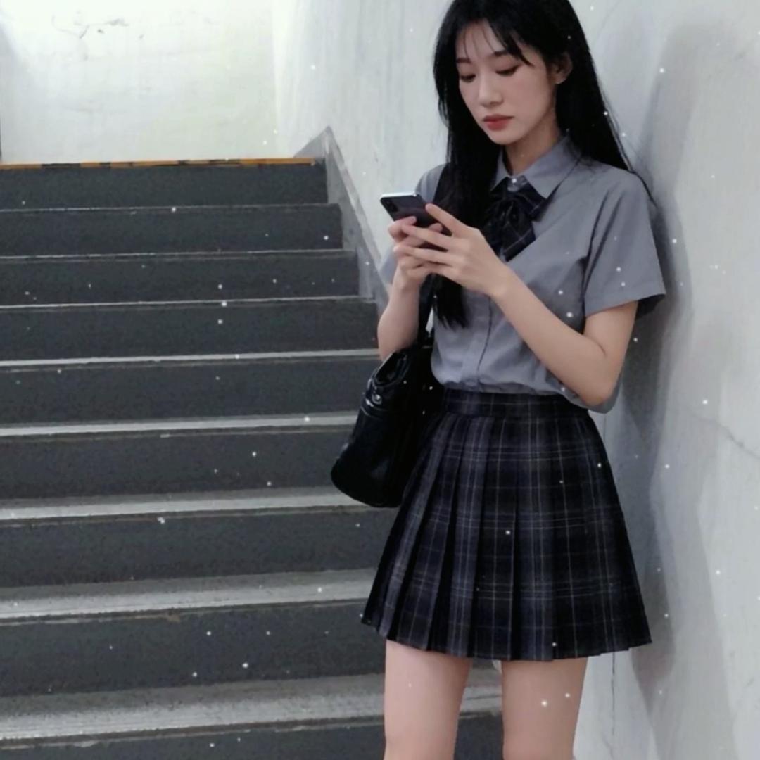 拥抱太阳的月亮