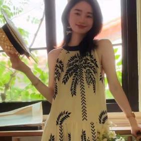 邱莹莹（穿搭分享）