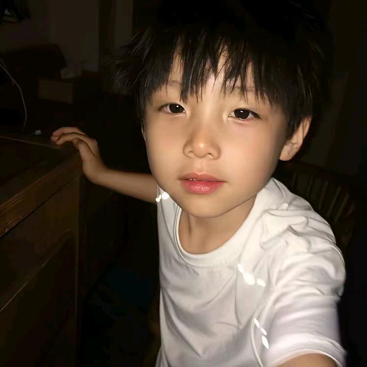 赵 俊 坤