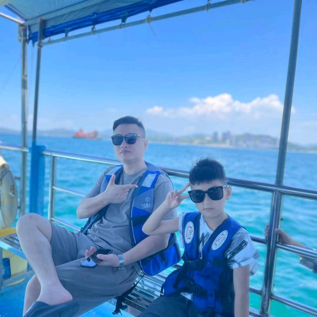阿灰、
