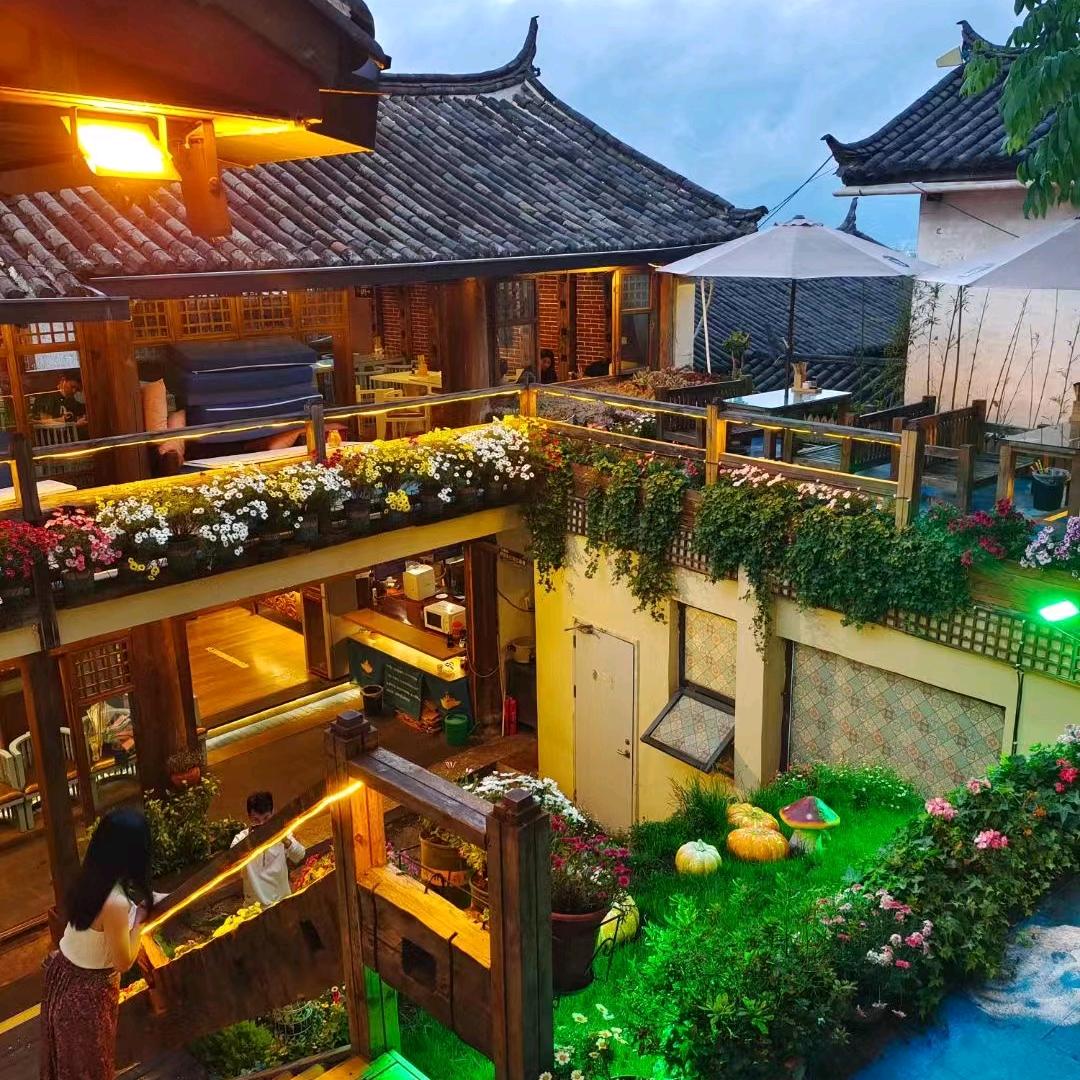 阅古楼（雪山）.曹