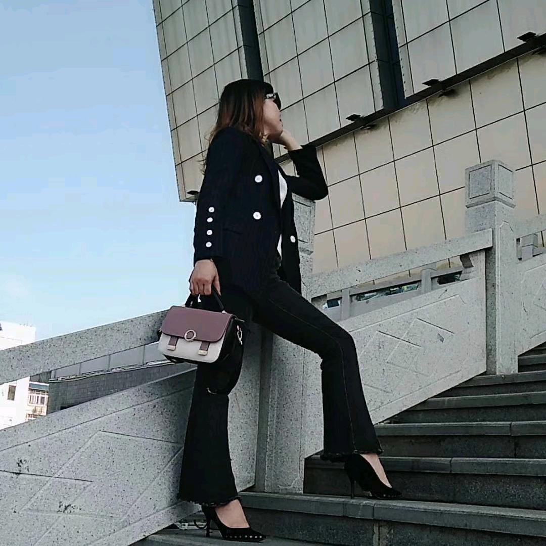 @梅子吖