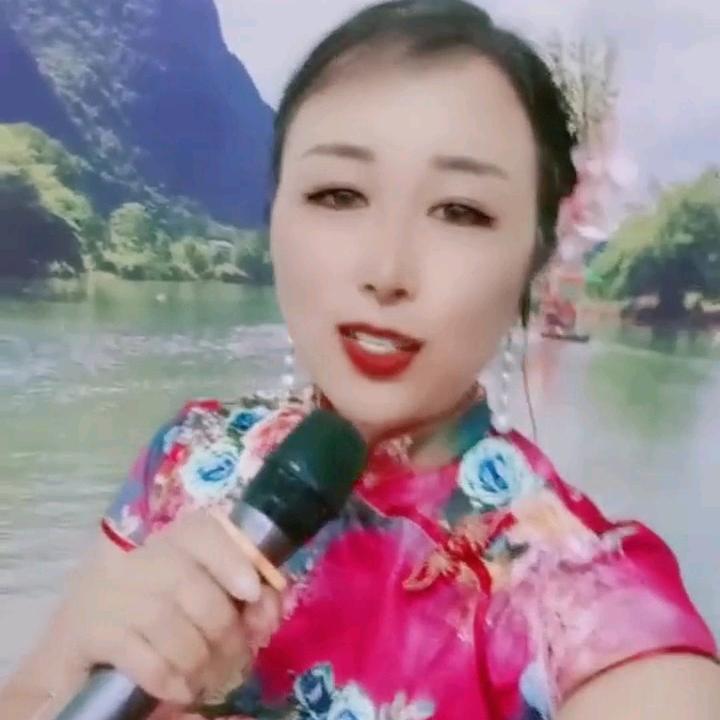 朵朵🎤每晚7点二十开直播