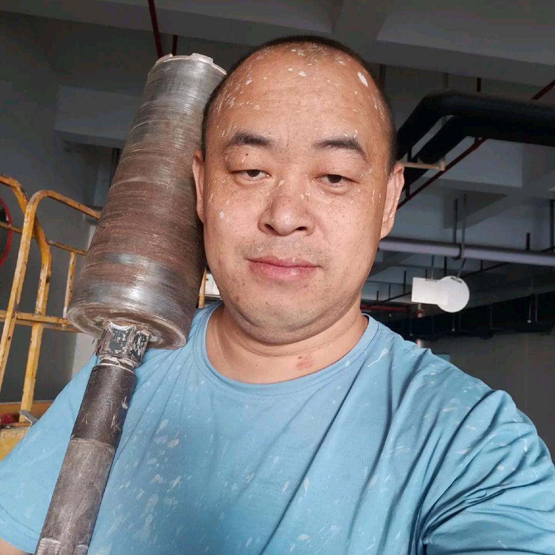 清溪，钻孔、切墙，水电安装