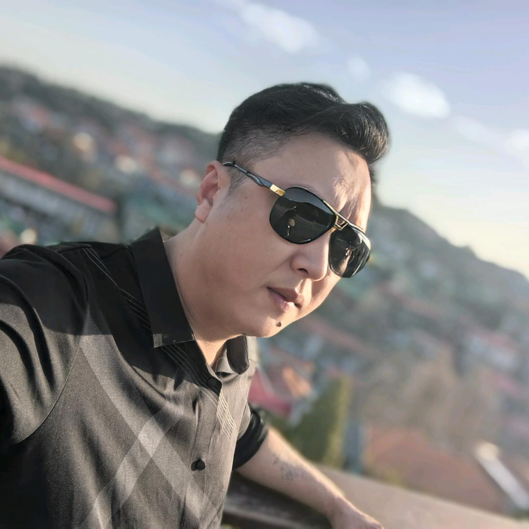 🌈👊🏻回头狼👊🏻