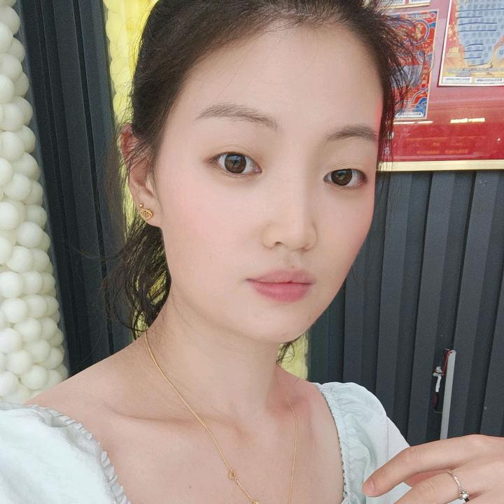 微艳