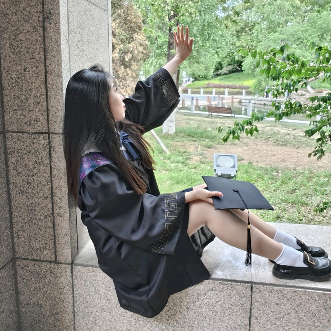 夏夏学姐🎀(你的渤大引路人))