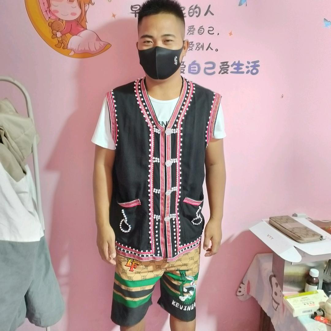 拉祜小伙蒙面人