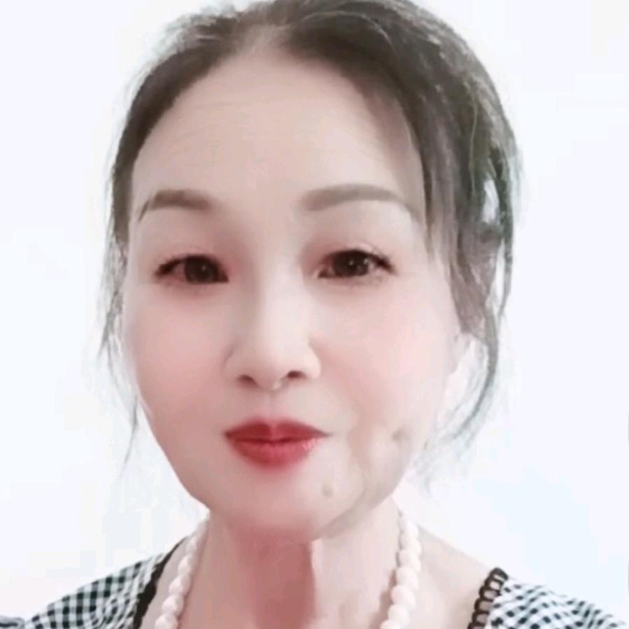 邓艺，喜爱听歌，喜欢交真诚的朋友！