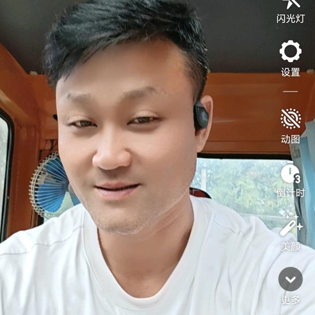 旋挖桩机  铲车 挖机 出租  何万敏