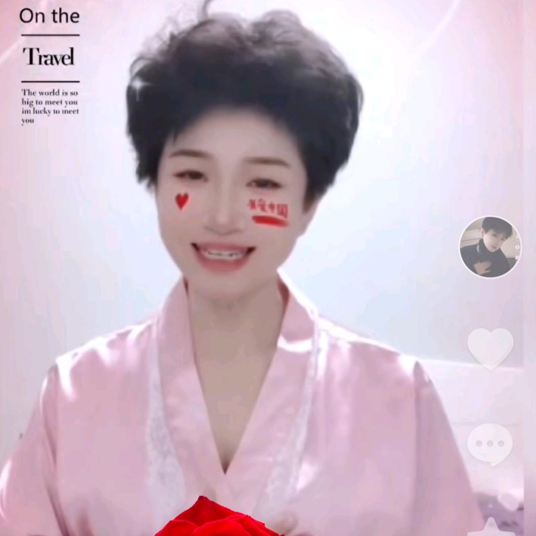 小 李
