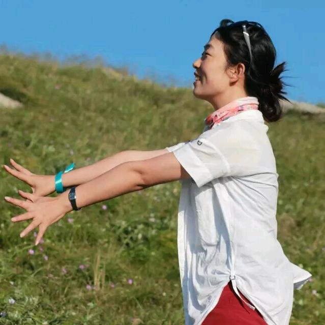 向日葵的小憨妮