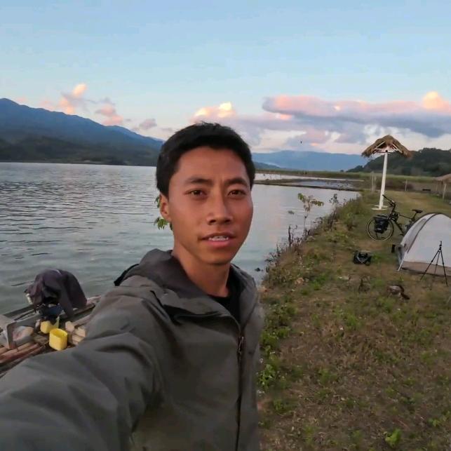 赵朔西行漫记