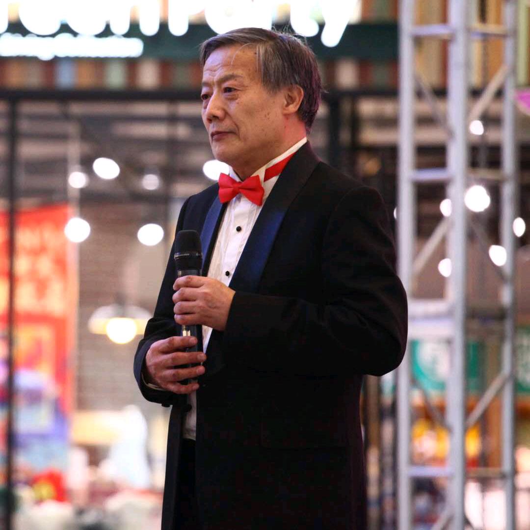 最帅主持人陈平