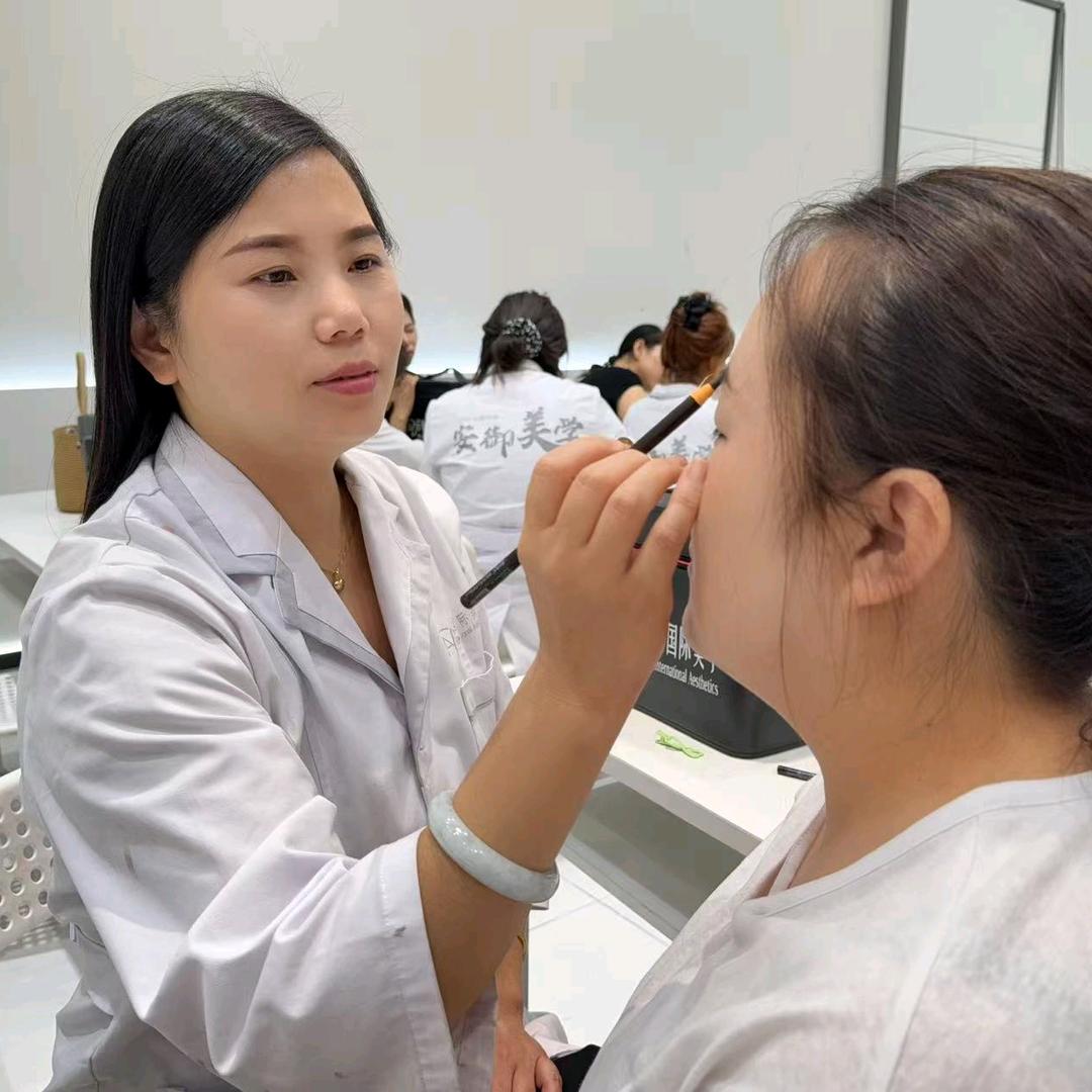 翌芙菜，专接做斑