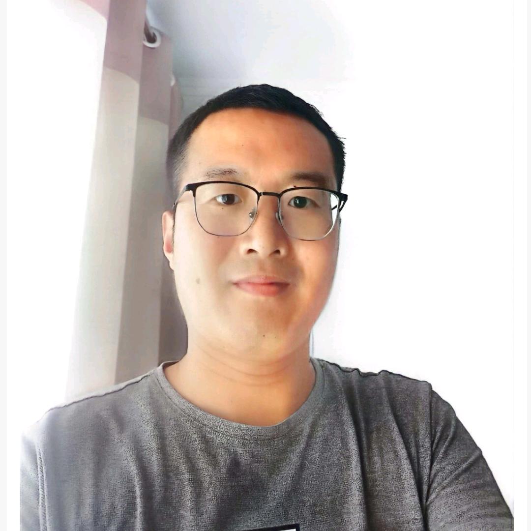 李哥努力中