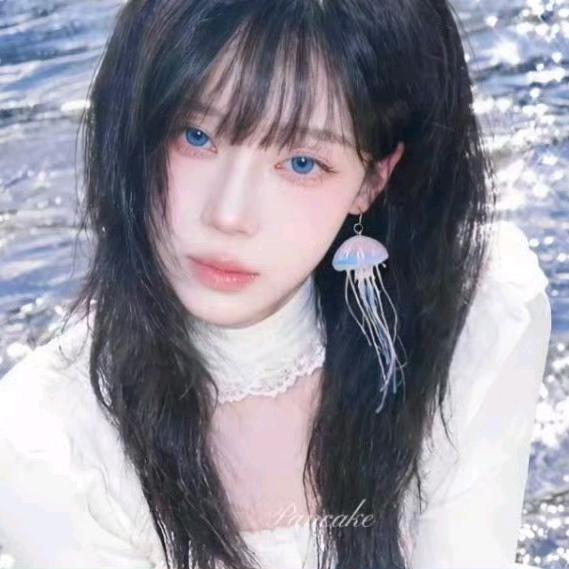 尹月