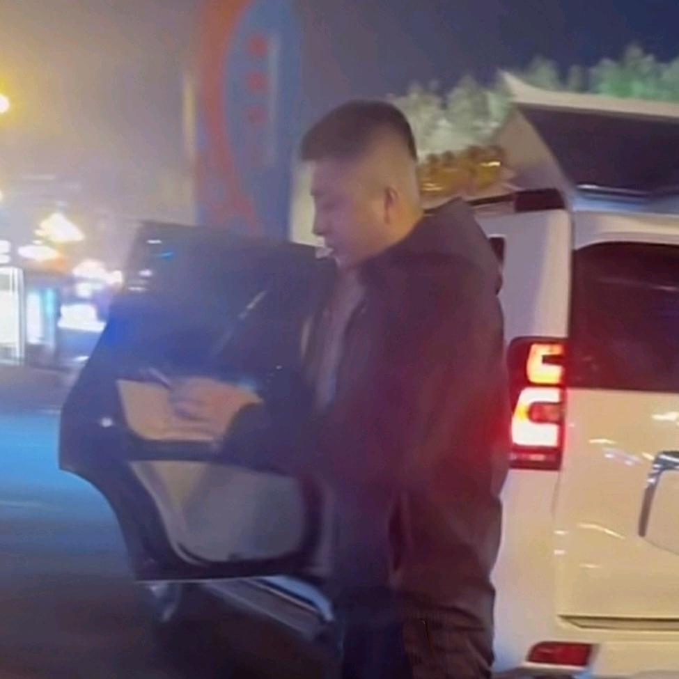 王某人