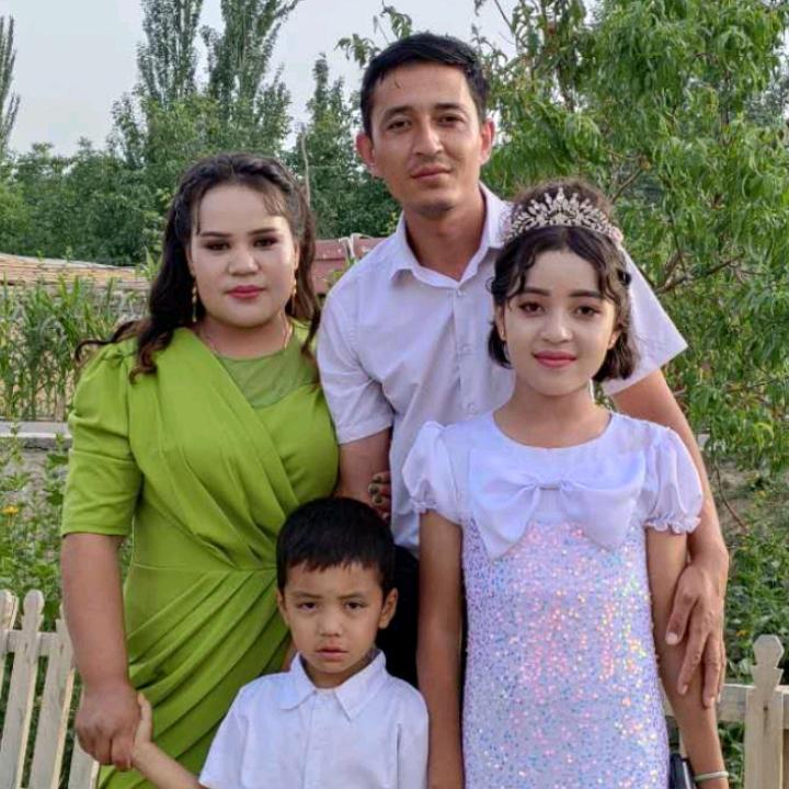 屯尼萨 👨‍👩‍👧‍👧👨‍👩