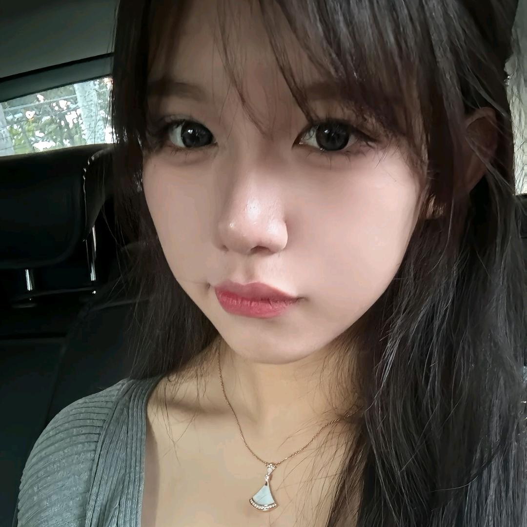 秦荷张文婷