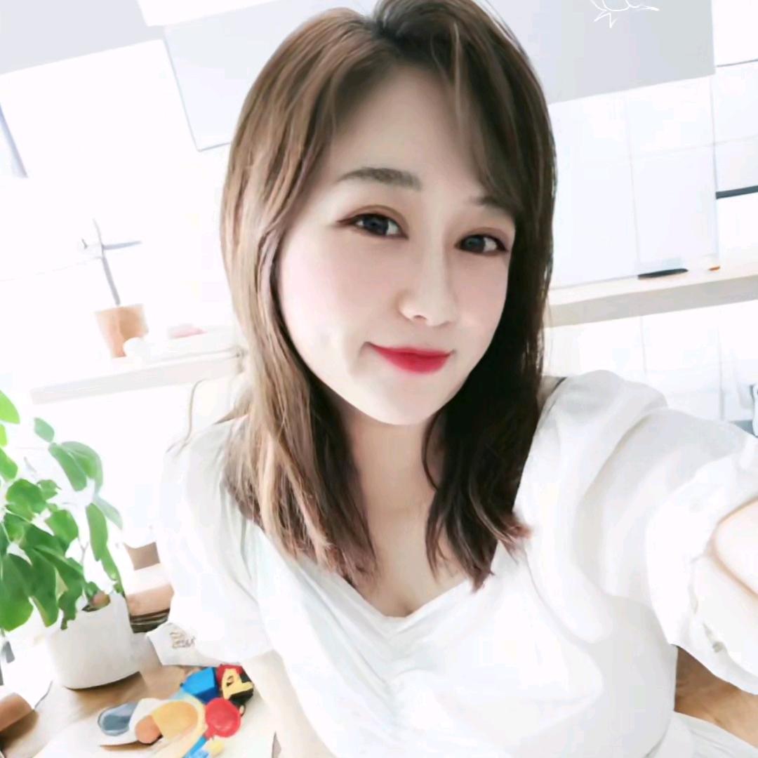 小何