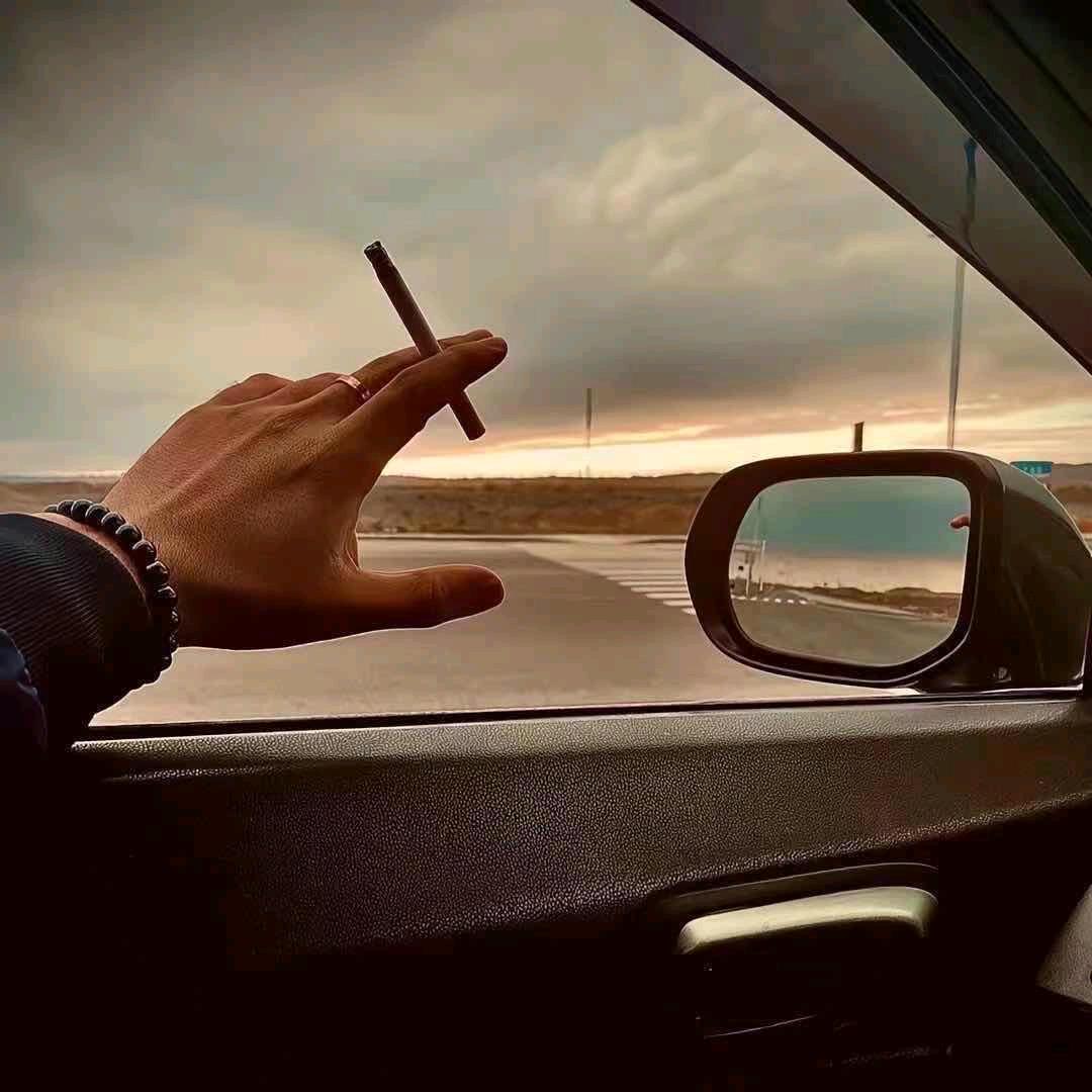给地球画一个妆头像