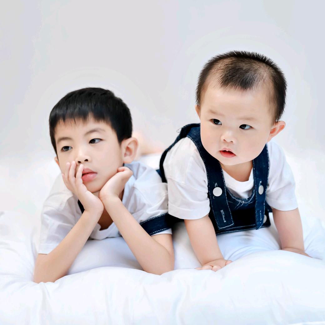 睿睿赞赞快快乐乐