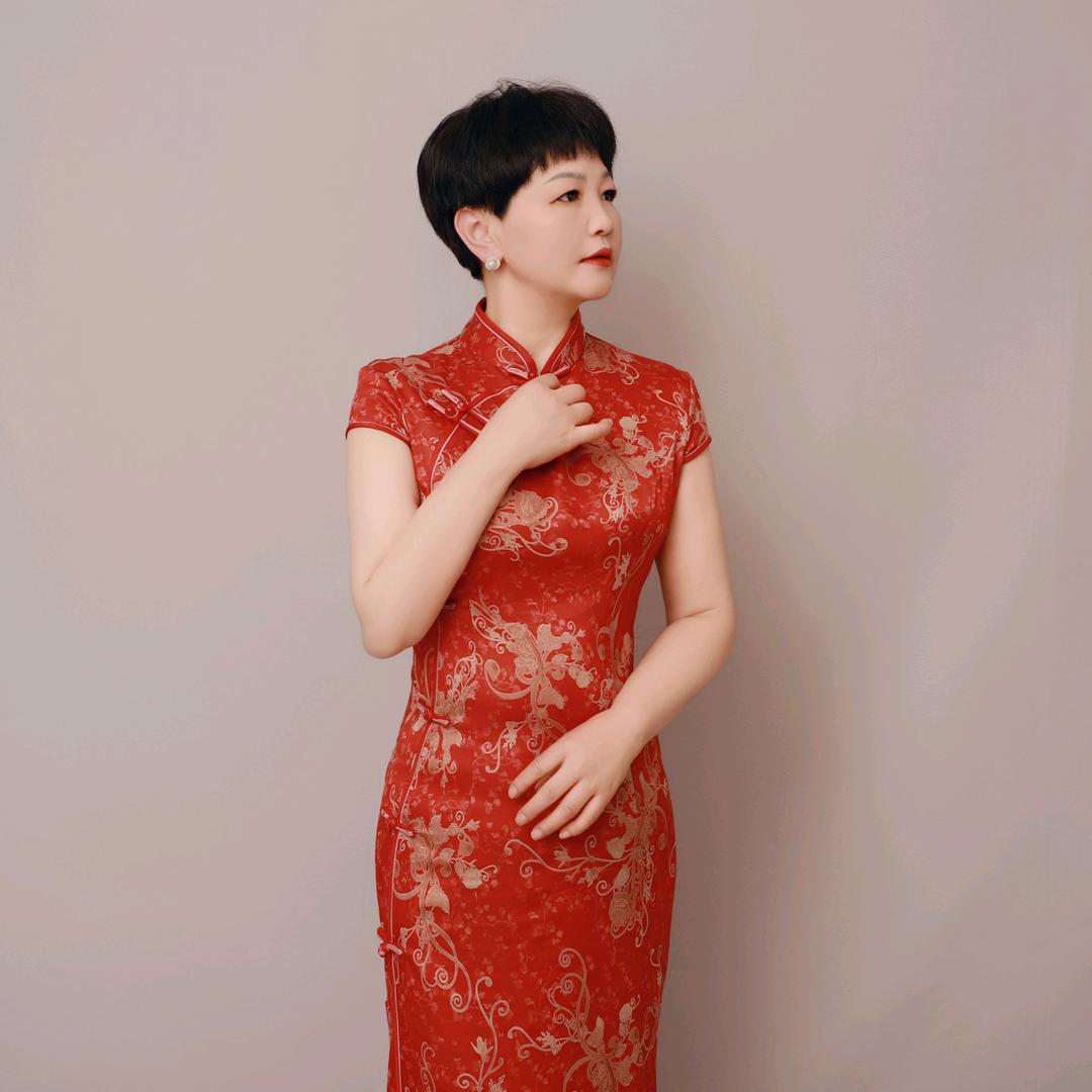 顶上明珠，三雄极光