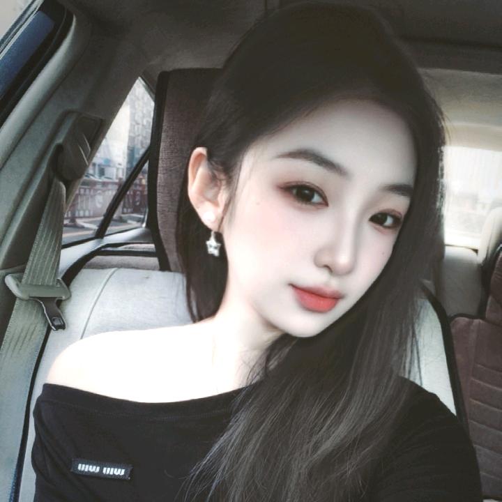💋 Y …