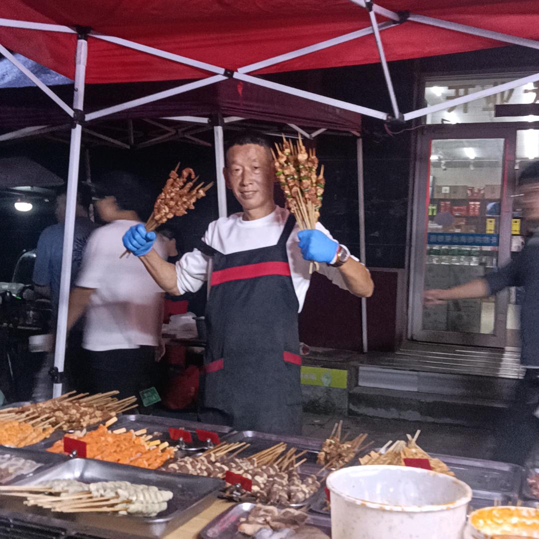 火火火.小眼睛地摊烤肉